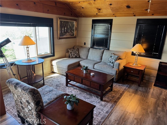Detail Gallery Image 25 of 38 For 24998 Ocean View Dr, Crestline,  CA 92325 - 1 Beds | 1 Baths