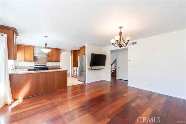 Detail Gallery Image 4 of 40 For 13 W Yale, Irvine,  CA 92604 - 3 Beds | 2/1 Baths