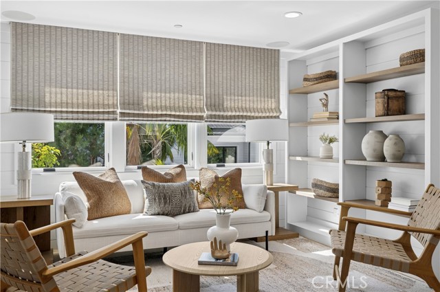 Detail Gallery Image 22 of 37 For 706 Poinsettia, Corona Del Mar,  CA 92625 - 5 Beds | 3/1 Baths