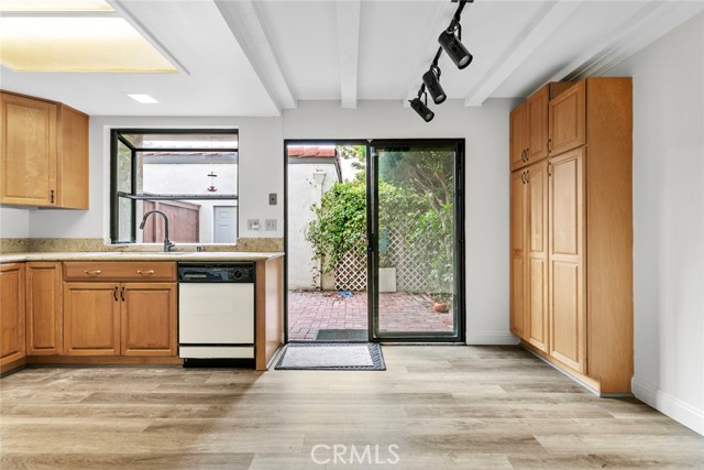 Detail Gallery Image 3 of 46 For 1102 San Juan St #B,  Tustin,  CA 92780 - 2 Beds | 2/1 Baths