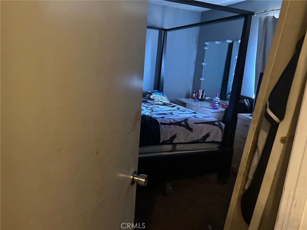 https://media.crmls.org/medias/0dfd558c-b6c8-488a-9003-9b714c15ff04.jpg?preset=X-Large