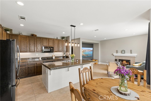 Detail Gallery Image 4 of 36 For 31171 Old Trail Cir, Murrieta,  CA 92563 - 4 Beds | 3 Baths