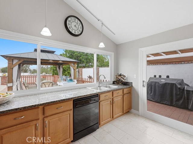 Detail Gallery Image 14 of 57 For 25071 Mawson, Laguna Hills,  CA 92653 - 4 Beds | 2 Baths