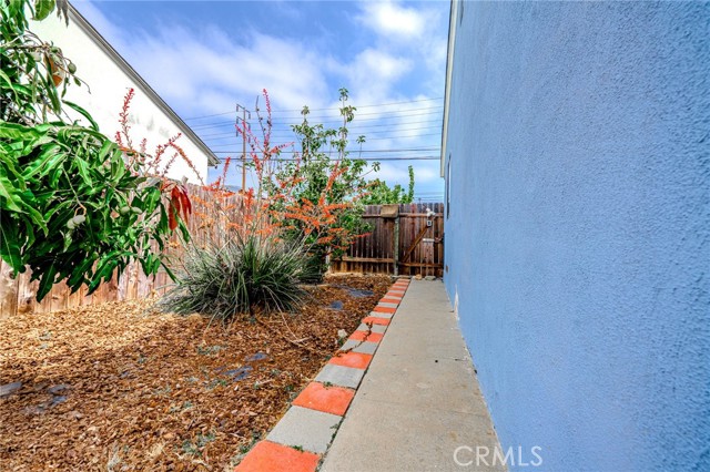 13018 Rosecrans Avenue, Norwalk CA: https://media.crmls.org/medias/0dfdd8c7-5988-44e6-92c5-a0a7c39f688f.jpg