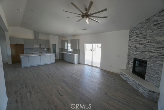 Detail Gallery Image 5 of 26 For 14416 Ricaree Rd, Apple Valley,  CA 92307 - 4 Beds | 2/1 Baths