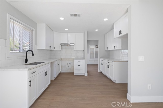 Detail Gallery Image 13 of 50 For 4046 Kona Ct, Palmdale,  CA 93552 - 3 Beds | 3 Baths