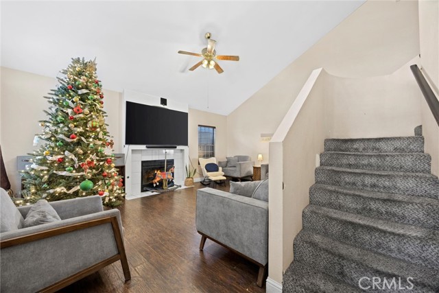 Detail Gallery Image 5 of 43 For 7605 Carson Hill Ct, Bakersfield,  CA 93313 - 4 Beds | 2/1 Baths