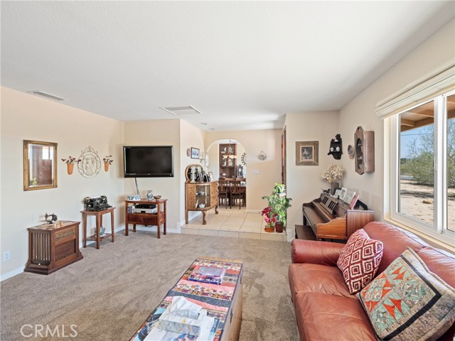 Detail Gallery Image 11 of 42 For 19230 Seneca Rd, Apple Valley,  CA 92307 - 3 Beds | 2 Baths