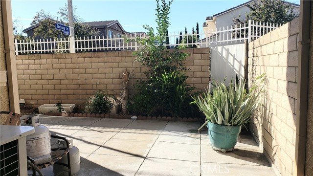 Detail Gallery Image 30 of 32 For 9442 Sylmar Ave #5,  Panorama City,  CA 91402 - 3 Beds | 2/1 Baths