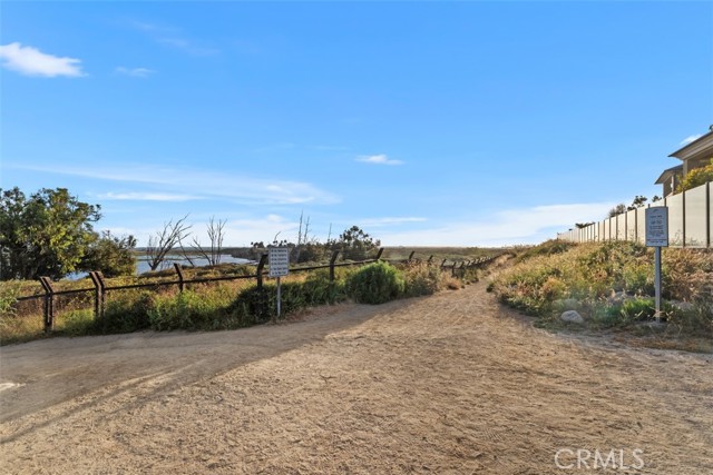 4762 Oceanridge Drive, Huntington Beach CA: https://media.crmls.org/medias/0e000ca1-a3ca-4cc8-ad5a-51ce940297d8.jpg