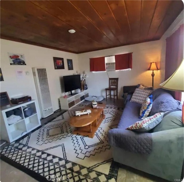 Detail Gallery Image 15 of 28 For 15521 4th, Victorville,  CA 92395 - – Beds | – Baths