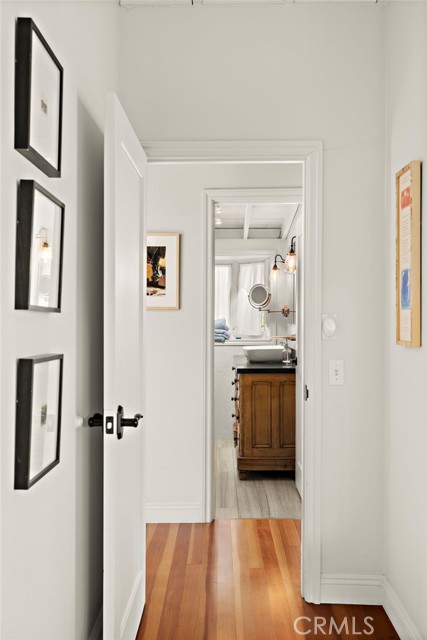 Detail Gallery Image 16 of 38 For 1511 Bluebird Canyon Dr, Laguna Beach,  CA 92651 - 3 Beds | 2 Baths