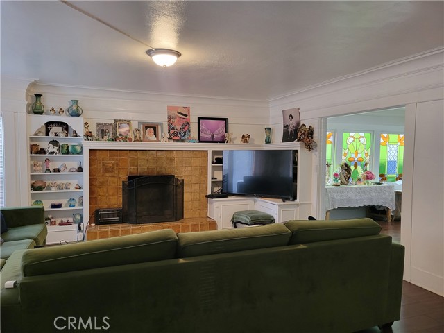 Detail Gallery Image 4 of 27 For 1434 N Genesee Ave, Los Angeles,  CA 90046 - 5 Beds | 2 Baths