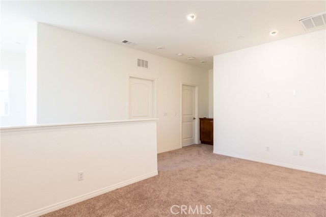 8770 Festival Street, Chino CA: https://media.crmls.org/medias/0e0219f6-90f7-44c9-b89d-cd2457244a36.jpg