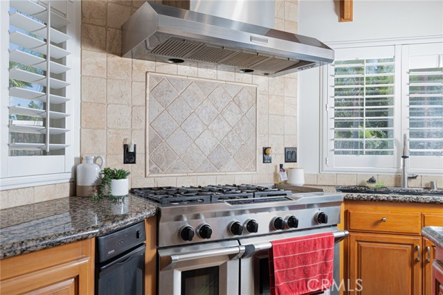 Image 13 of 75 For 30550 Stein Way