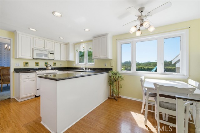 Detail Gallery Image 7 of 11 For 2021 Swan Dr, Costa Mesa,  CA 92626 - 5 Beds | 3 Baths