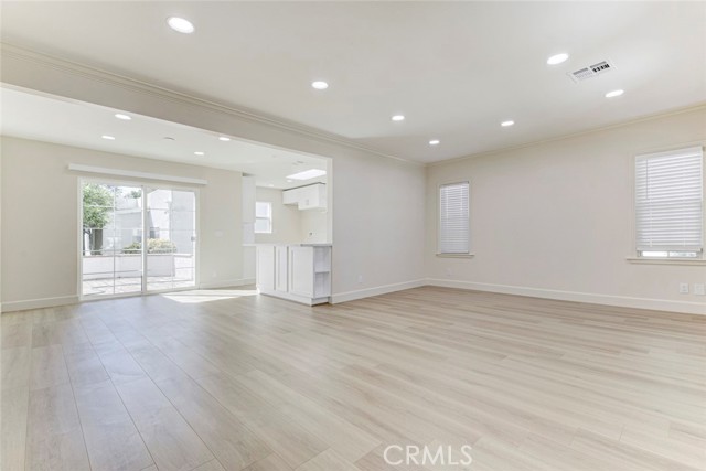 Detail Gallery Image 4 of 27 For 5709 Beck Ave, North Hollywood,  CA 91601 - 2 Beds | 2 Baths