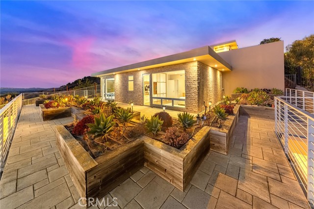 3355 Alta Laguna Boulevard, Laguna Beach CA: https://media.crmls.org/medias/0e03c87c-d6d8-4efc-90ac-5753785ee5cf.jpg