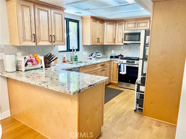 2717 Chadwick Circle, Los Angeles CA: https://media.crmls.org/medias/0e043518-4601-41b7-af2d-d5022ddec998.jpg