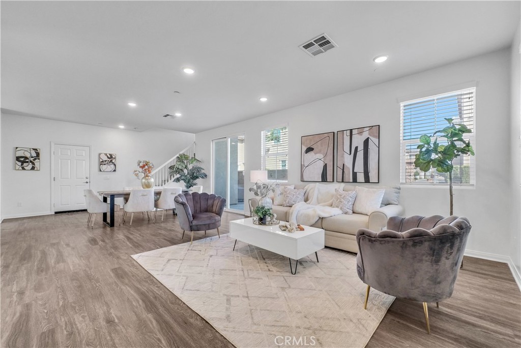 MLS #OC25151215 img 2