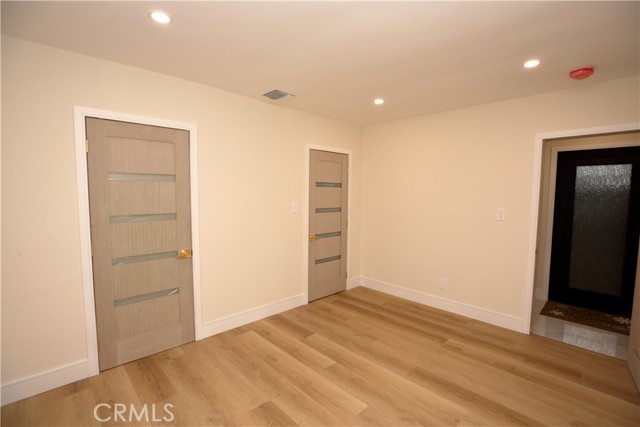 Detail Gallery Image 10 of 21 For 10341 Collett Ave, Granada Hills,  CA 91344 - 3 Beds | 2 Baths