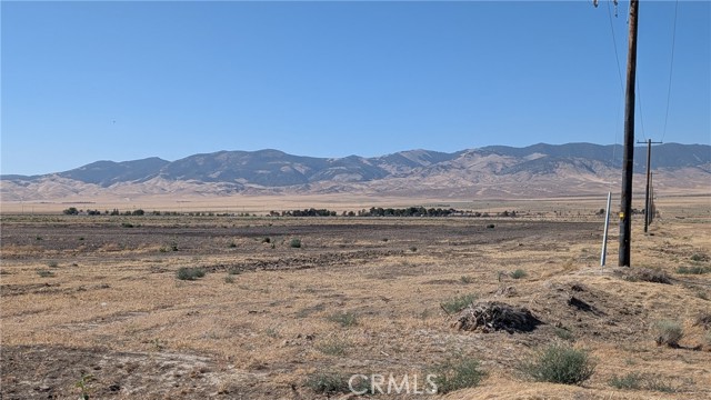 275 W Avenue B, Lancaster CA: https://media.crmls.org/medias/0e052e1d-773d-4ee7-bf34-7e3592c6461d.jpg