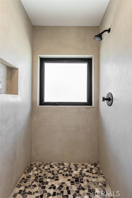 48575 Paradise Avenue, Morongo Valley CA: https://media.crmls.org/medias/0e065cd9-a7f3-415f-8794-43d8d46a952a.jpg