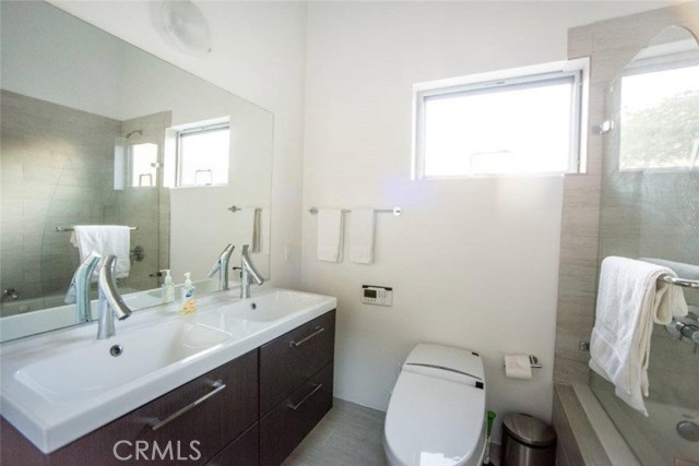 Detail Gallery Image 22 of 34 For 4125 Alla, Mar Vista,  CA 90066 - 2 Beds | 1/1 Baths