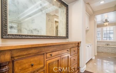 https://media.crmls.org/medias/0e06ab30-e9f8-456e-8c61-3e92bd93591d.jpg?preset=X-Large
