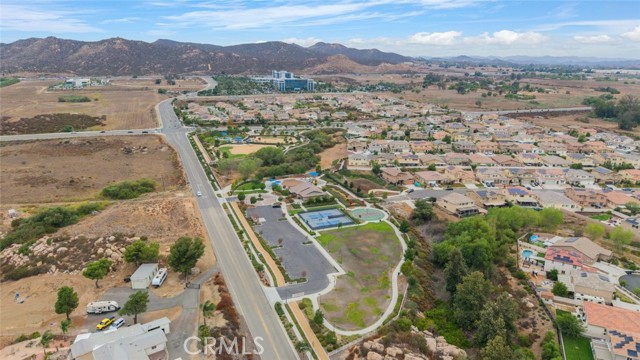 28833 Barn Swallow Way, Murrieta CA: https://media.crmls.org/medias/0e0705bc-e91c-477c-a4b0-ae2016fadf59.jpg