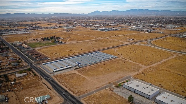 0 I ave, Hesperia CA: https://media.crmls.org/medias/0e087000-ddae-4509-90b2-0f54b96a717c.jpg