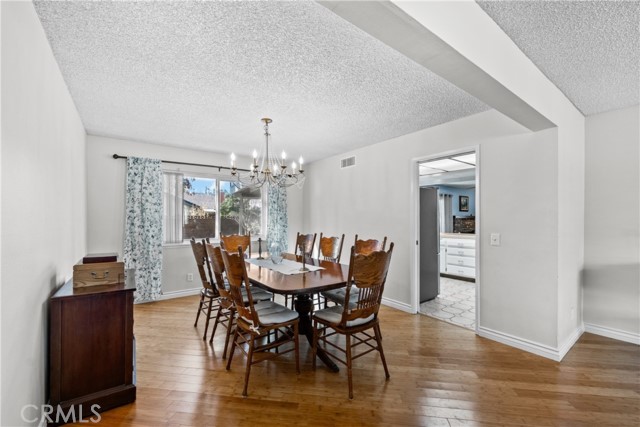 Detail Gallery Image 10 of 60 For 1635 Staffordshire, Lancaster,  CA 93534 - 4 Beds | 3 Baths