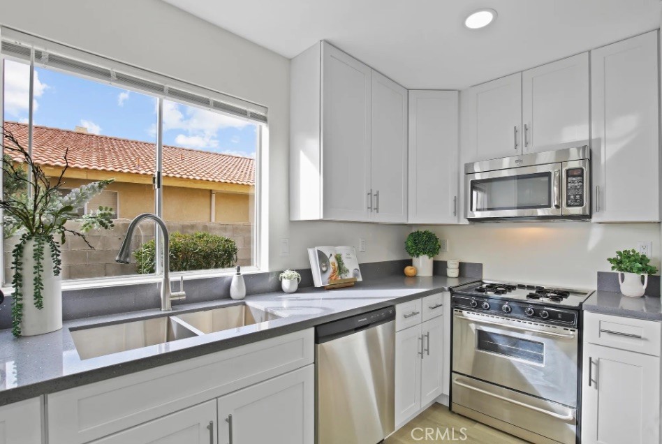 MLS #SR25255579 image #9