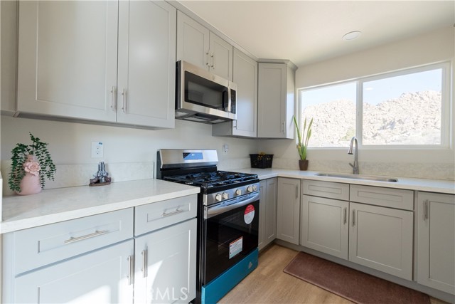 Detail Gallery Image 10 of 20 For 40004 171st, Palmdale,  CA 93591 - 4 Beds | 2 Baths