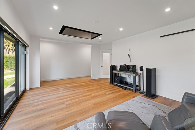 Detail Gallery Image 28 of 41 For 23103 Leonora, Woodland Hills,  CA 91367 - 3 Beds | 3 Baths