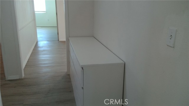 2420 Maine Avenue, Long Beach CA: https://media.crmls.org/medias/0e0a5dd8-13cb-44bf-a6fd-e21170c730aa.jpg
