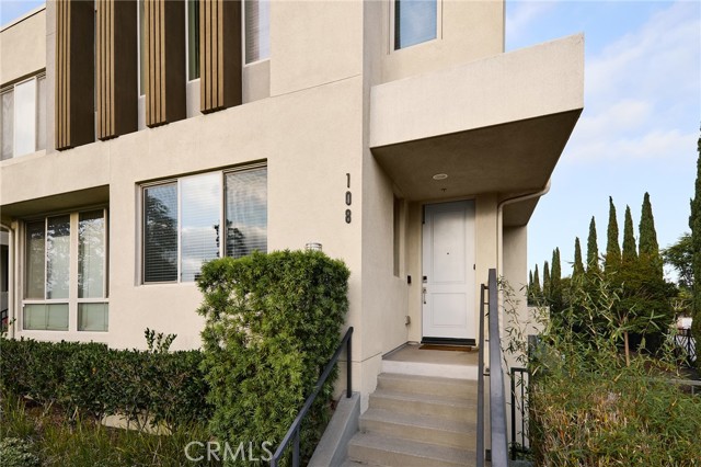 4 Bed Home for Sale in Hawthorne, California