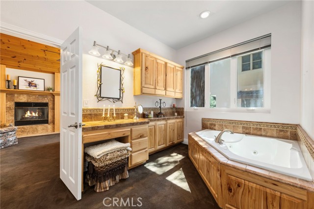 Detail Gallery Image 22 of 44 For 447 Bay View Dr, Lake Arrowhead,  CA 92352 - 4 Beds | 3 Baths