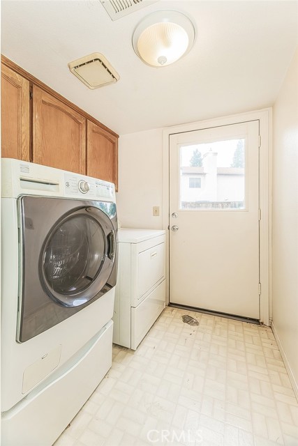 Detail Gallery Image 22 of 44 For 9659 N Shenandoah, Fresno,  CA 93720 - 3 Beds | 3 Baths