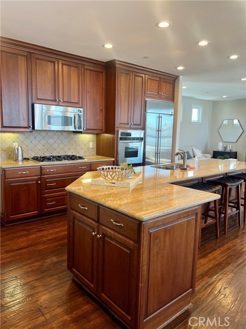 3108 Vista Drive, Manhattan Beach, California 90266, 3 Bedrooms Bedrooms, ,4 BathroomsBathrooms,Residential,Sold,Vista,SB22145978