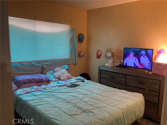 1131 Barstow Road, Barstow CA: https://media.crmls.org/medias/0e0b4912-1e98-44ca-a470-e8df8b2bf092.jpg