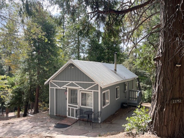 23752 Inspiration, Crestline, CA 92325