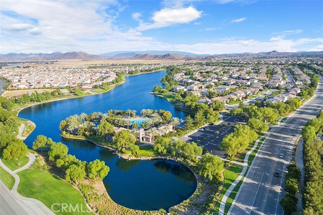 29548 Dry Creek Drive, Menifee CA: https://media.crmls.org/medias/0e0c730d-f92e-45e2-a3f2-132c4d149d49.jpg