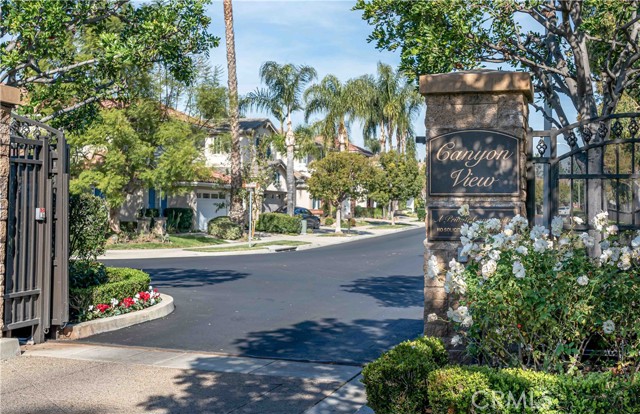 19 Candlewood Irvine, California Fantastic location in 24 hour gated Northwood Pointe; please take a virtual tour prior to making an appointment. Make 19 Candlewood a DONE DEAL! 5 bedrooms, 3 baths in almost 2,700 square feet with 2 car garage plus flex space. Available for immediate move-in.