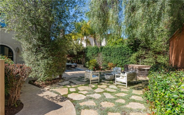 2300 Via Pacheco, Palos Verdes Estates CA: https://media.crmls.org/medias/0e0cf11b-14ad-48cb-a825-6241d5127d65.jpg