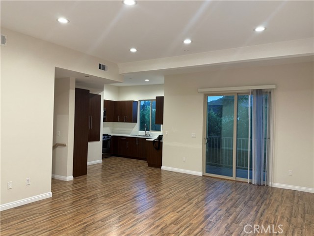 Detail Gallery Image 13 of 16 For 9951 Marcus Ave #104,  Tujunga,  CA 91042 - 3 Beds | 2 Baths