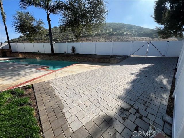 Detail Gallery Image 11 of 14 For 3531 Cherry Blossom, Lake Elsinore,  CA 92530 - 3 Beds | 2/1 Baths