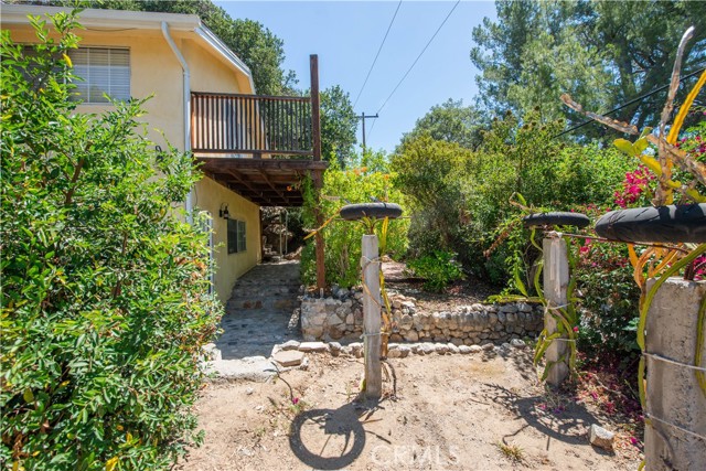 23329 Raymond Street, Chatsworth CA: https://media.crmls.org/medias/0e0d40a6-1fd8-4455-9c80-534f5760fcbb.jpg