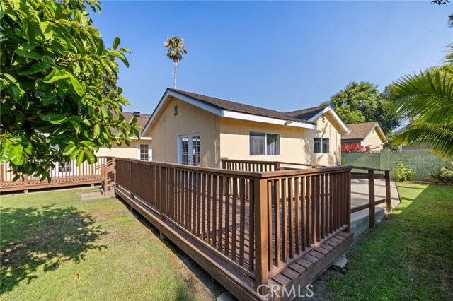 8419 Yolanda Avenue, Northridge CA: https://media.crmls.org/medias/0e0d6502-5171-47ca-a662-4db554711326.jpg