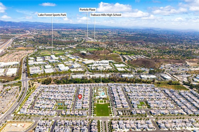 131 Bear Leaf Drive, Lake Forest CA: https://media.crmls.org/medias/0e0de4e0-188a-49a6-ab6a-73b075b706ad.jpg